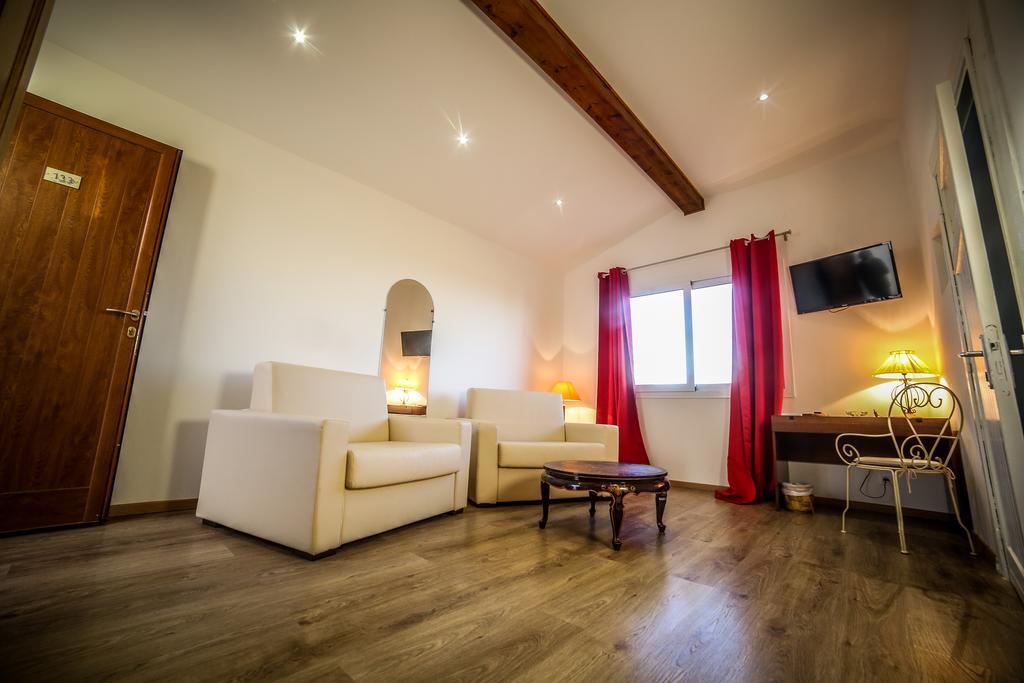 Castellu Rossu Hotel ลูเชียนา ภายนอก รูปภาพ