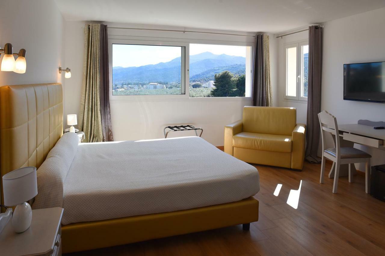 Castellu Rossu Hotel ลูเชียนา ภายนอก รูปภาพ